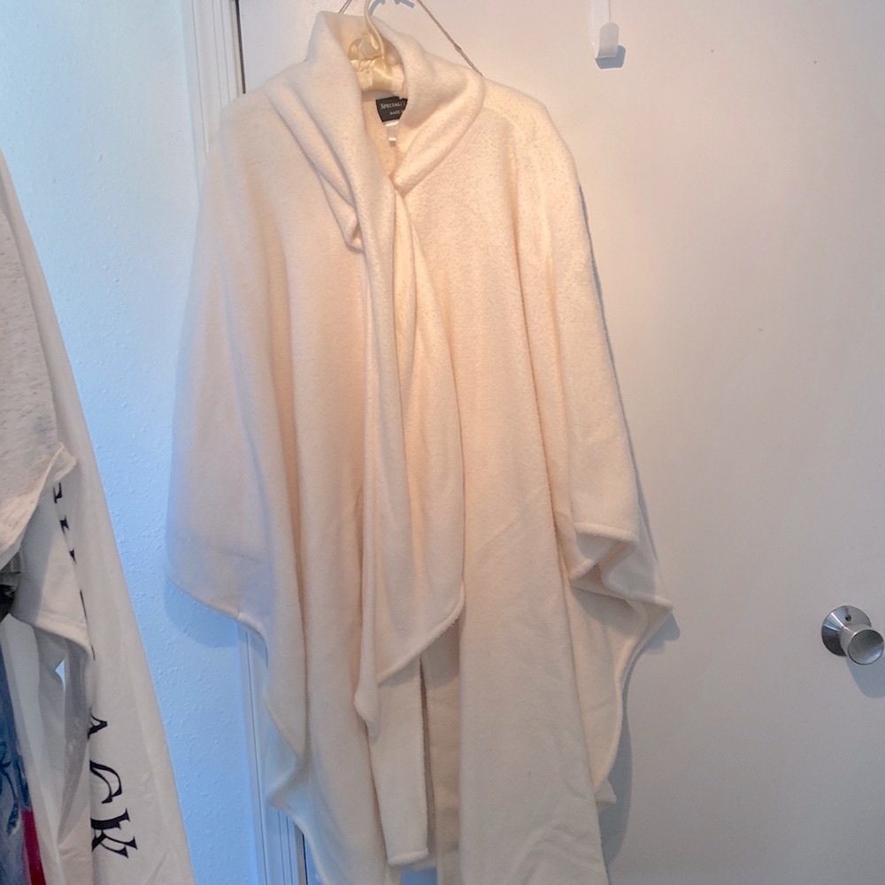 Oversized  ivory Velcro strap, ruana  wrap